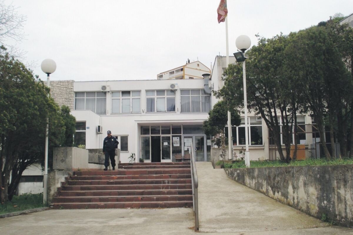 Identificirana osoba koja je slala lažne dojave o bombama u školama u Ulcinju