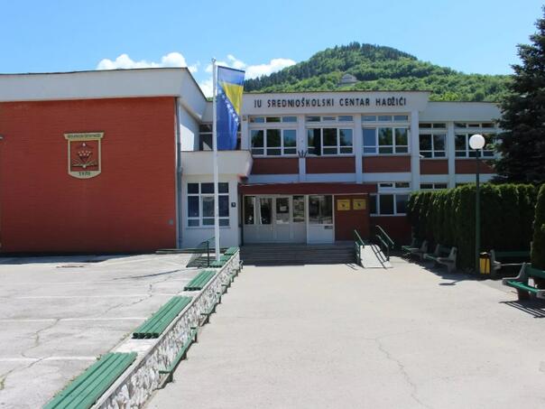 Identifikovan maloljetnik koji je uputio lažnu prijetnju srednjoj školi