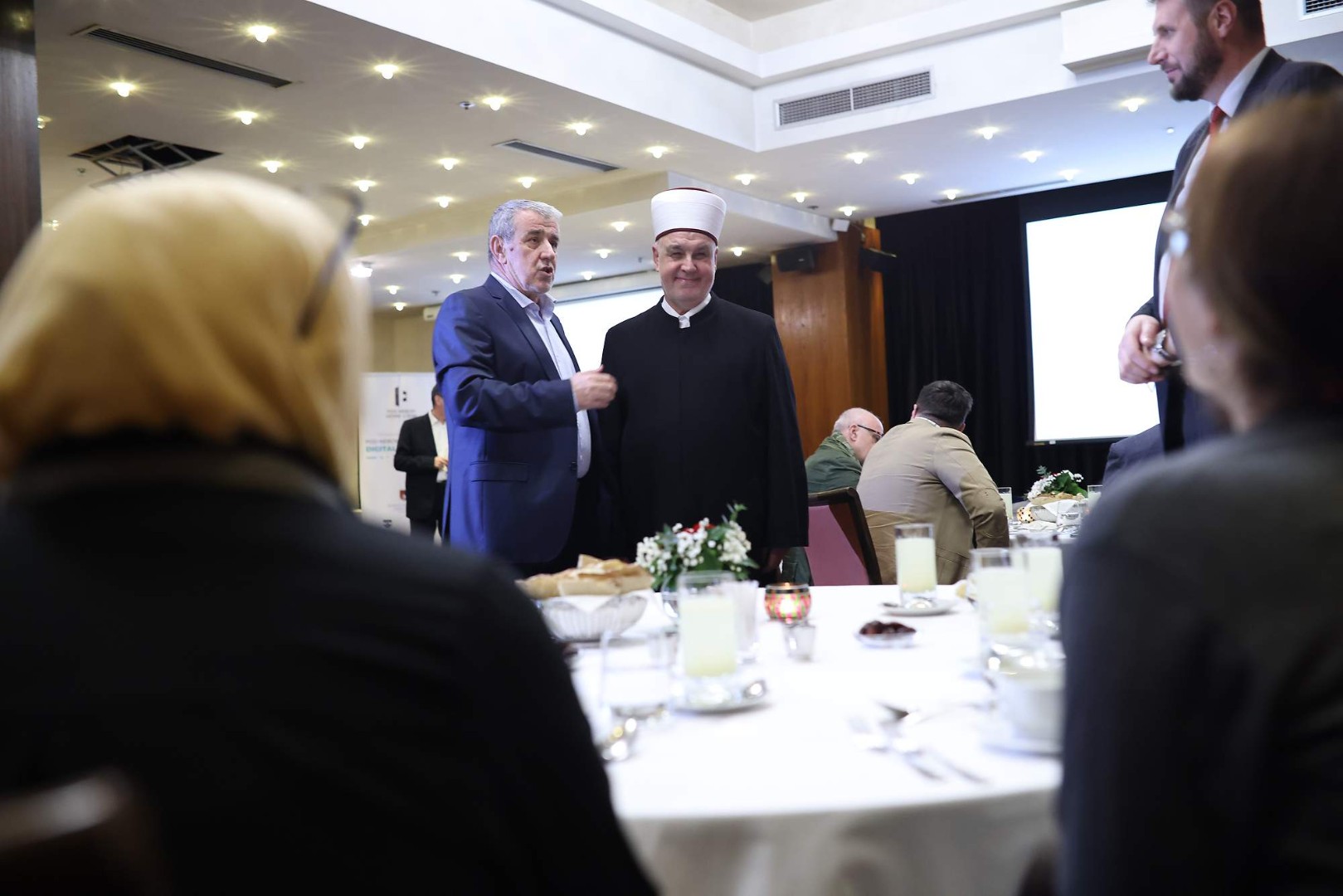 Iftar reisul-uleme sa saradnicima projekta 'Pod nebom vedre vjere'