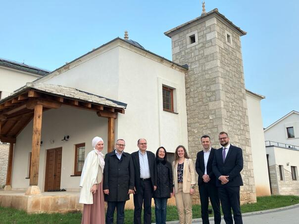 Iftaru u Podveležju: Muftija Dedović ugostio Schmidta