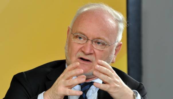 Igra oko referenduma opasna za Dodika, a Vučić najveći gubitnik