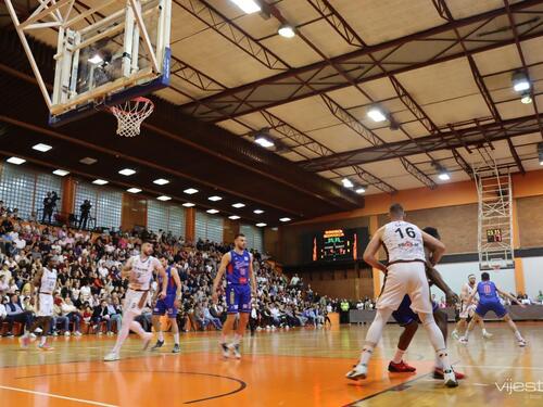 Igra se duel Bosne i Igokee, u Skenderiji i Igor Dodik