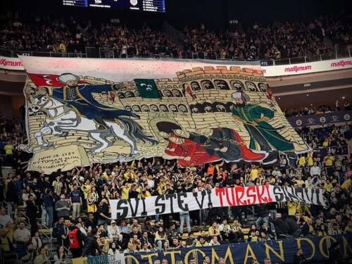 Igrače Partizana u Istanbulu dočekala brutalna poruka na bosanskom jeziku