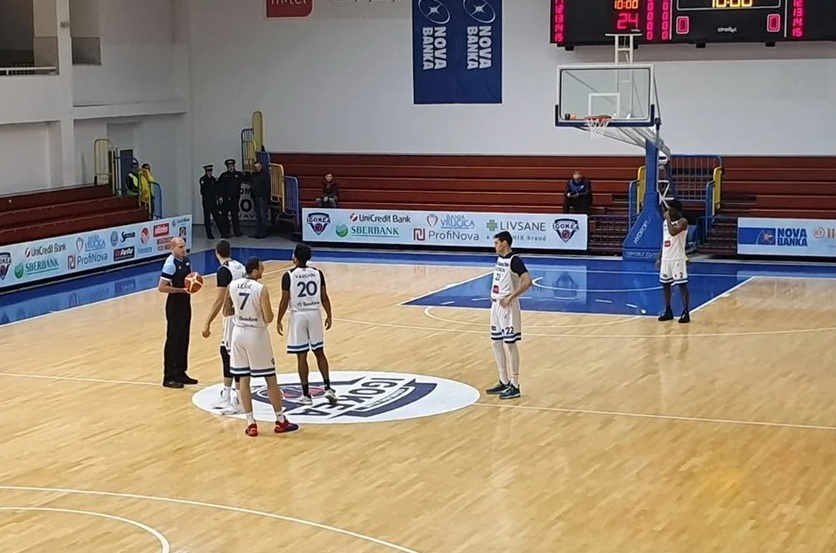 Igrači Igokee izašli na parket, smatraju da su dobili meč