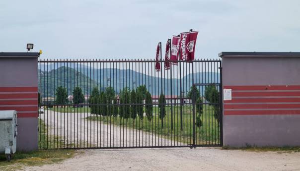 Igrači Sarajeva napustili kamp, spašavale ih tri policijske patrole