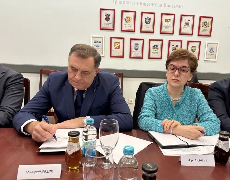 Ima li RS deponovan novac vani, na čijim je računima blokiran!?