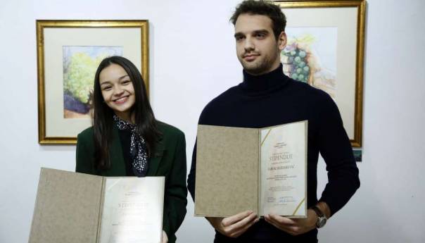 Iman Jahić i Faruk Hajdarević ovogodišnji dobitnici stipendije Fondacije 'Karim Zaimović'
