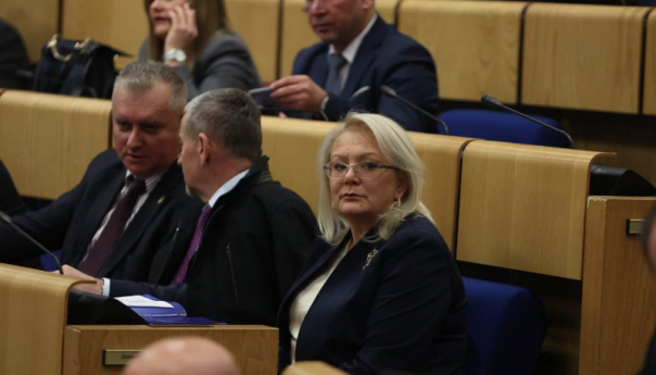 Imena kandidata za ministre danas kod Bradare, većina u Klubu pisala Lendi