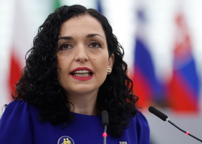 Incident Osmani s osobljem aerodroma u Makedoniji: Odbila predati mobitel, gurnuli je?