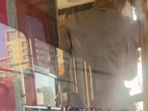 Incident u Beogradu: Opomenula vozača tramvaja da ne koči naglo, išamarao je putnik