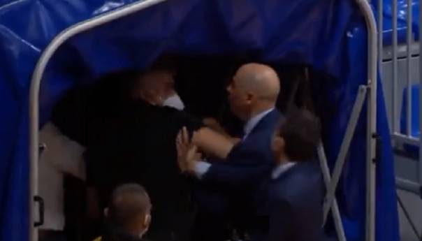 Incident u Podgorici: Trener Valencije napao sudije