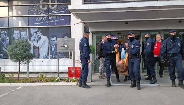 Incident u RTS-u, demonstranti nasilno ušli u zgradu televizije