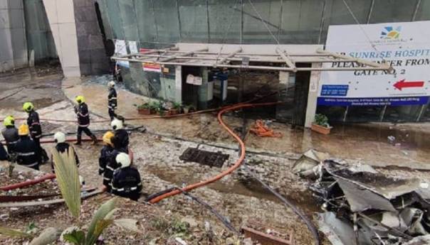 Indija: Najmanje 10 poginulih u požaru u covid klinici