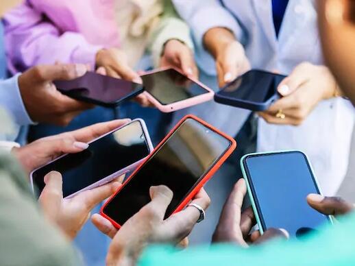 Indija razmatra zabranu društvenih mreža djeci