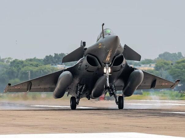 Indija u jeku napetosti sa Pakistanom kupuje Rafale od Francuske