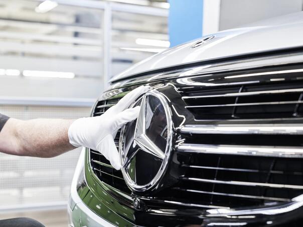 Industrija u krizi: Proizvođač Mercedesovih trokrakih zvijezda proglasio bankrot