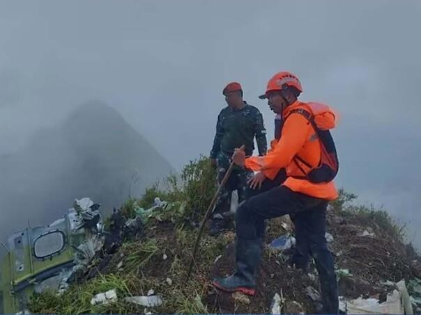 Indonezijske vlasti pronašle olupinu nestalog aviona