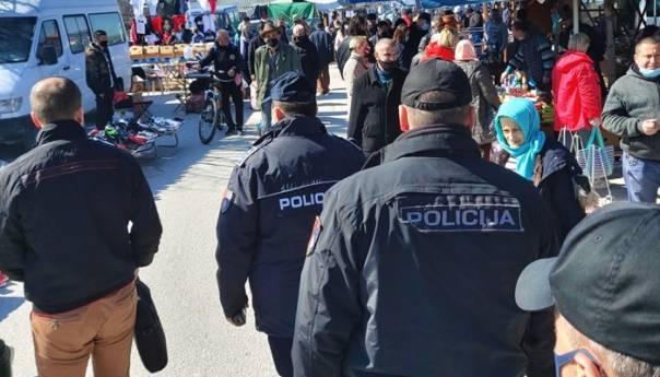 Inspekcija ispraznila autopijacu u Sarajevu, zatekli više hiljada ljudi