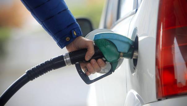 Inspekcija na benzinskoj pumpi zatekla 13.000 litara goriva bez prateće dokumentacije