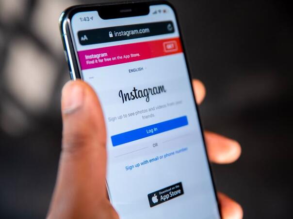 Instagram uvodi statuse za korisničke profile