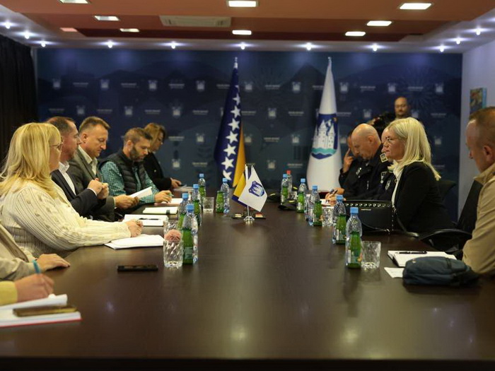 Institucije USK udružile snage: Slijedi uklanjanje nelegalnih objekata s obala Une