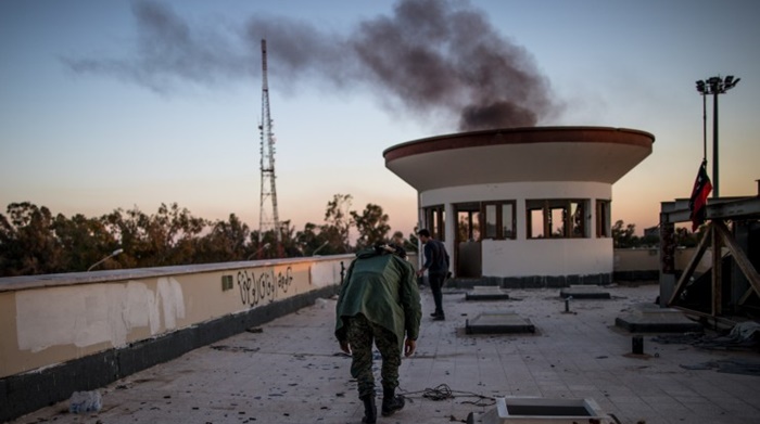 Intenzivno bombardovanje potreslo Tripoli, borbe oko zračne baze
