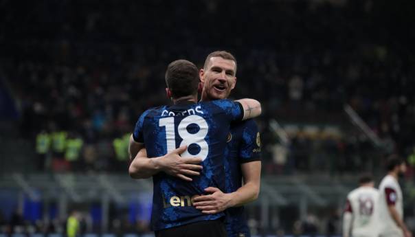 Inter deklasirao Salernitanu, Džeko briljirao