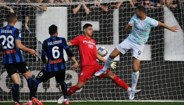 Inter na krilima Džeke slavio u Bergamu protiv Atalante