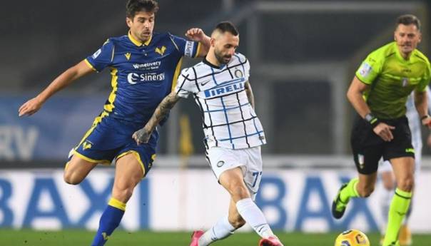 Inter se namučio za pobjedu u Veroni i preuzeo lidersku poziciju