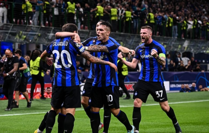 Inter srušio Barcelonu, nevjerovatna pobjeda Napolija u Amsterdamu