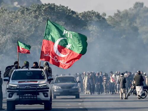 Internet u prekidu, sukobi s policijom... Šta se dešava u Pakistanu?