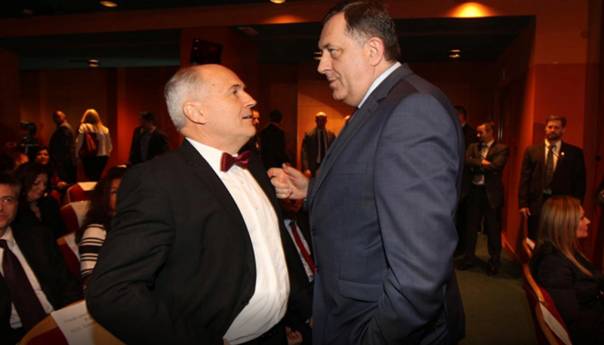 Inzko od EU tražio sankcije za Dodika i Stevandića, Brisel šuti