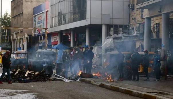 Iračke sigurnosne snage ispalile suzavac na učesnike antivladinog protesta