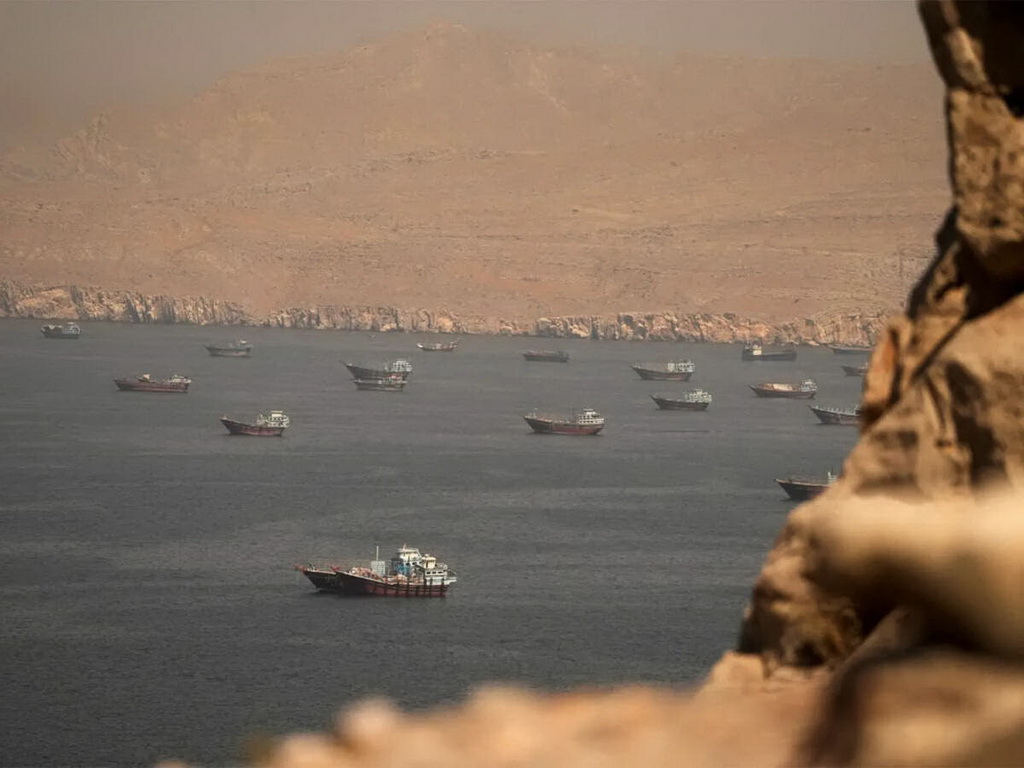 Iran i Oman dogovorili rutu kroz Hormuz, Trump prijeti napadom