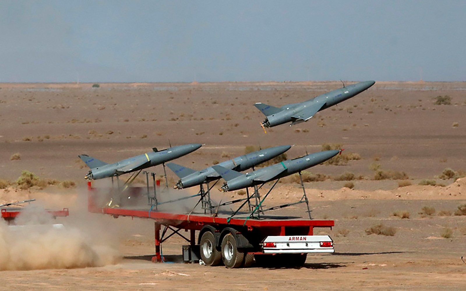 Iran lansirao više od 100 dronova prema Izraelu, IDF pokušava da ih obori