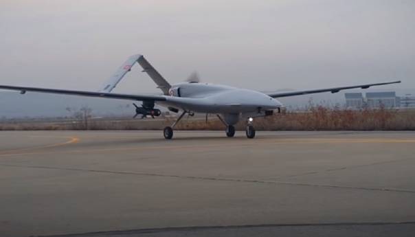 Iran najavljuje dronove samoubice