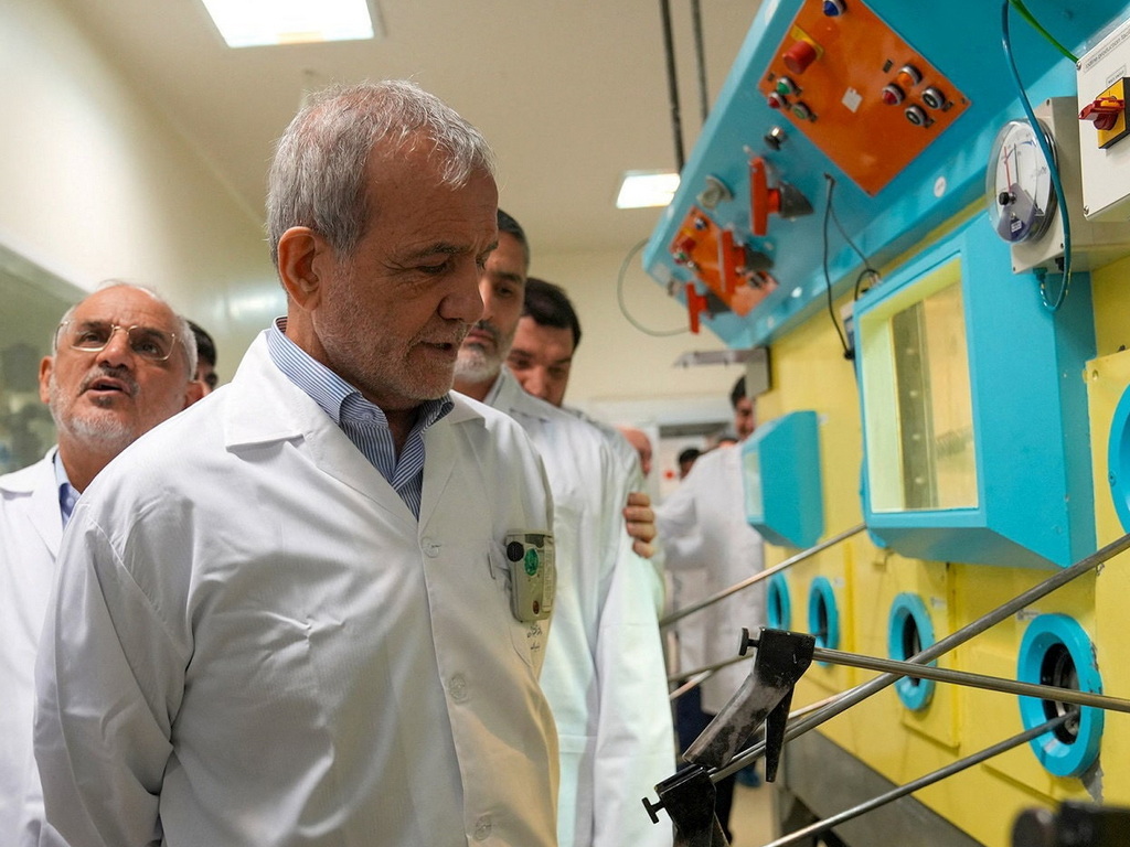 Iran neće biti prisiljen na odustajanje od svojih nuklearnih i raketnih programa