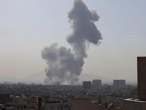Iran: Pogođena zgrada vijeća dok se birao novi vrhovni vođa