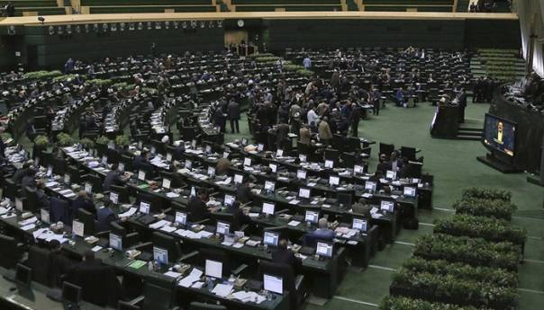 Iran prekinuo rad parlamenta zbog koronavirusa