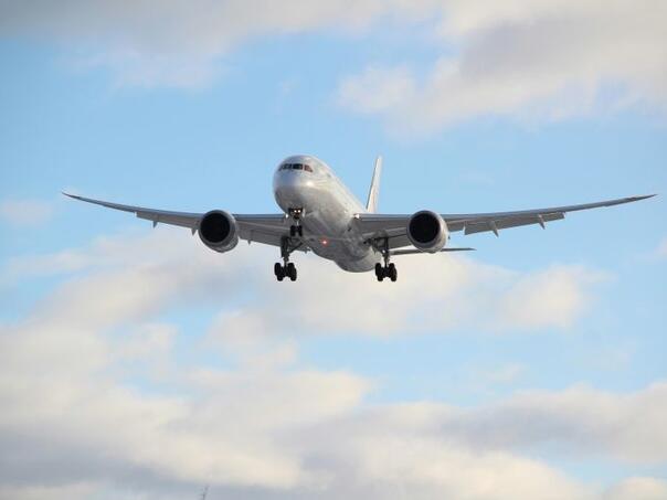 Iran prvi put nakon rata otvorio zračni prostor