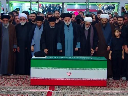 Iran se oprostio od Hameneija: Hiljade ljudi na posljednjem ispraćaju vrhovnog vođe