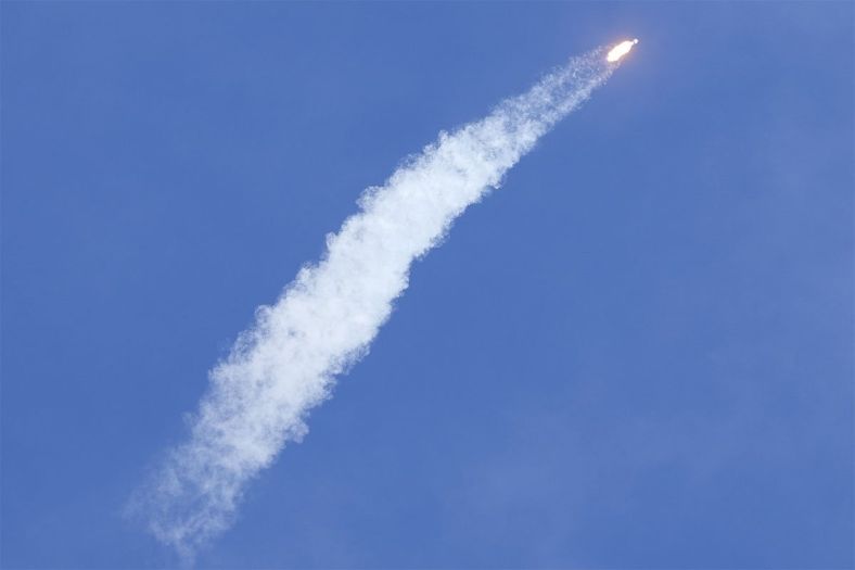 Iran uspješno lansirao raketu u svemir