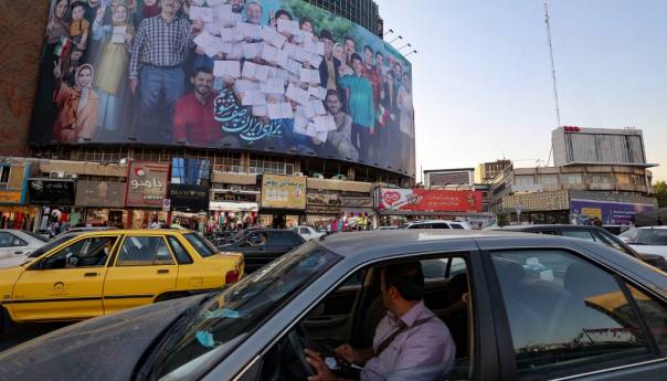 Iranci u petak biraju novog predsjednika