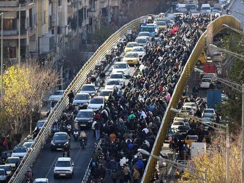 Iranska policija: Protesti ne smiju prerasti u oružani ustanak