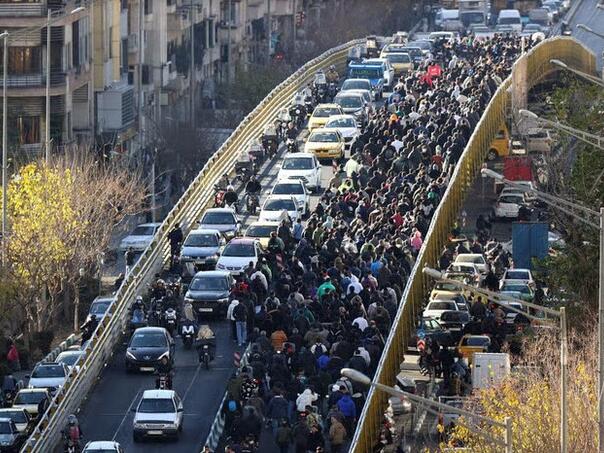 Iranska policija: Protesti ne smiju prerasti u oružani ustanak