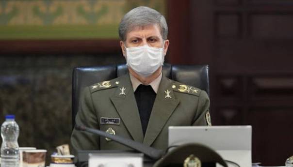 Iranska vojska dobila tri drona koja prenose bombe dometa do 1.500 km