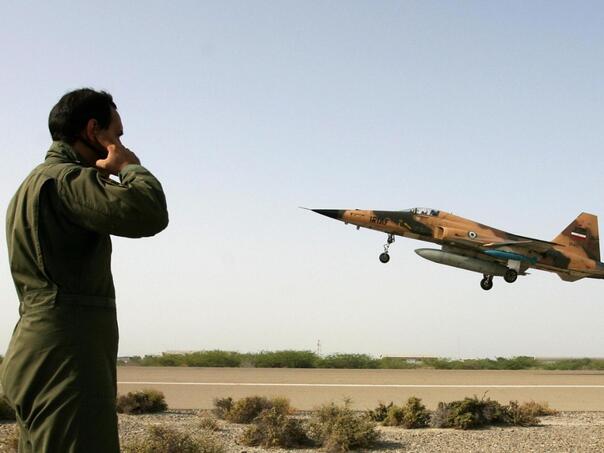 Iranski lovci bili na par minuta od američke baze, srušio ih Katar