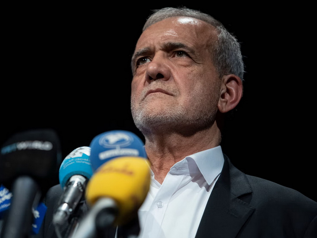 Iranski predsjednik: Teroristi povezani sa stranim silama ubijaju ljude i pale džamije