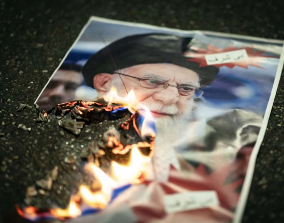 Iranski reformisti pozvali Khameneija da se povuče s vlasti