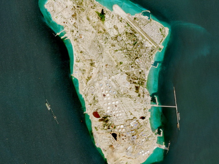 Iranski tanker pogođen s četiri američke rakete